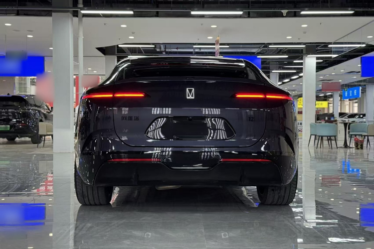 阿维塔12 2025款 Ultra增程版车身外观6004