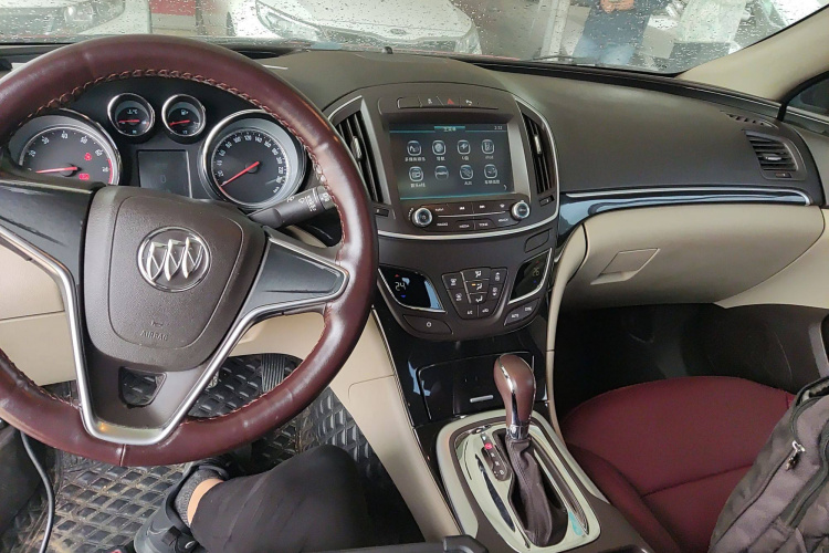 别克 君威 2015款 2.0L 领先时尚型中控内饰7002