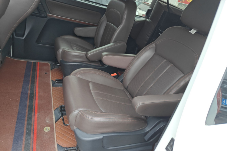 东风风行 风行M6 2019款 1.5T 手动长轴豪华型 7座中控内饰7001