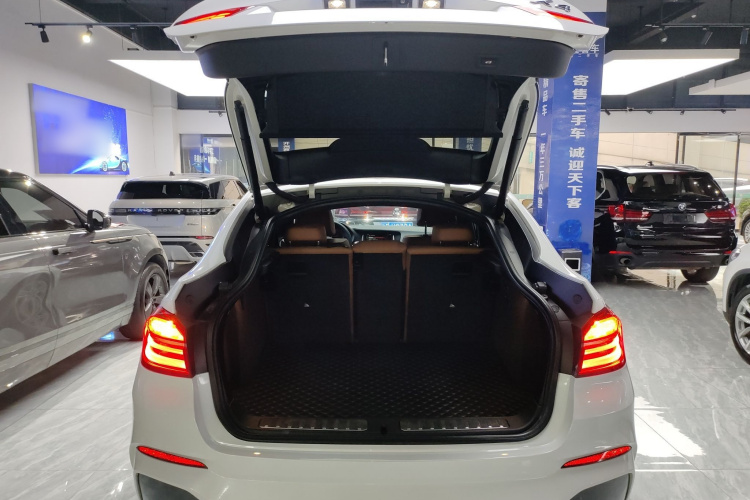 宝马X4 2016款 xDrive20i M运动型机舱底盘23