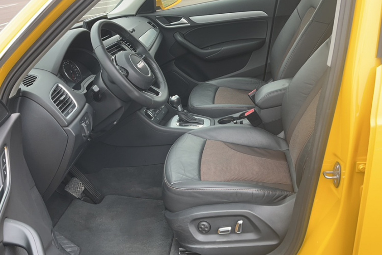 奥迪Q3 2018款 30周年年型 30 TFSI 时尚型中控内饰7007