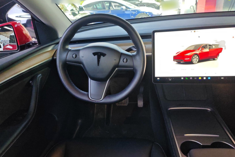 特斯拉 Model Y 2022款 后轮驱动版中控内饰13