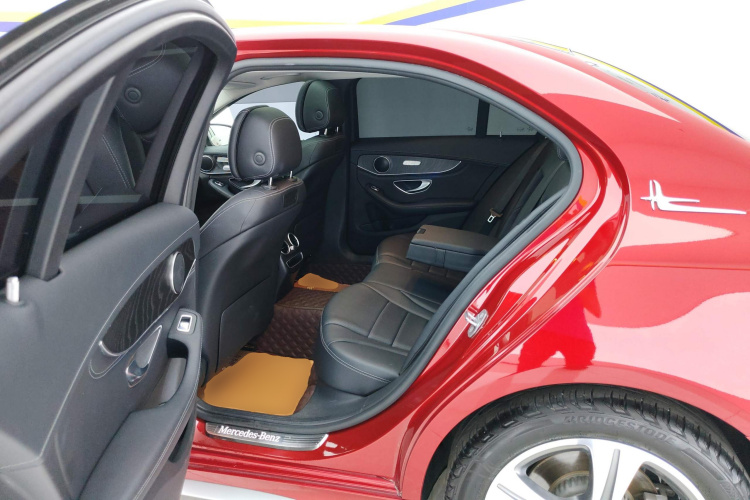 奔驰C级 2019款 C 260 L 运动版中控内饰21