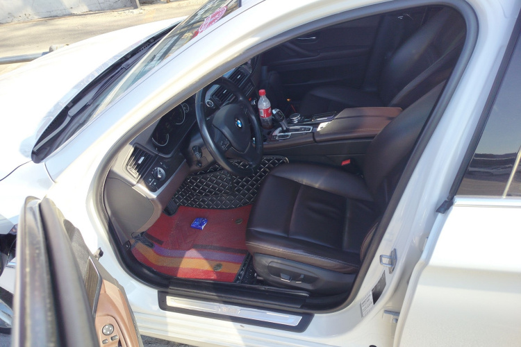 宝马5系 2014款 525Li 豪华设计套装中控内饰20