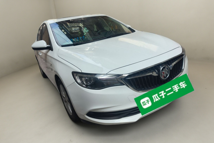 别克 英朗 2021款 改款 典范 1.5L 自动精英型车身外观3