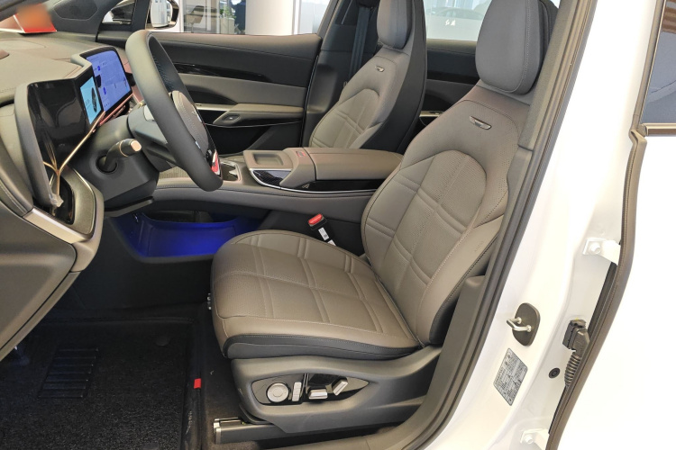 红旗天工08 2025款 605先锋版局部细节19