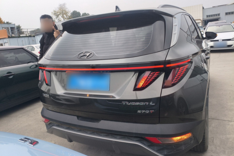 现代 2023款 途胜L 1.5T 自动两驱DLX豪华版车身外观6