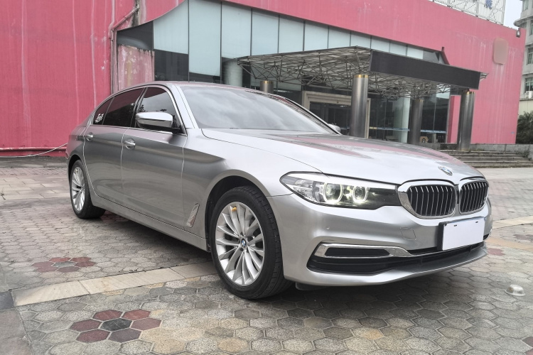 宝马5系 2020款 525Li 豪华套装车身外观6002