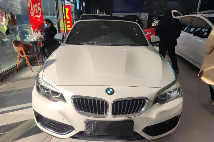 宝马2系(进口) 2018款 220i 敞篷轿跑车 运动设计套装车身外观2