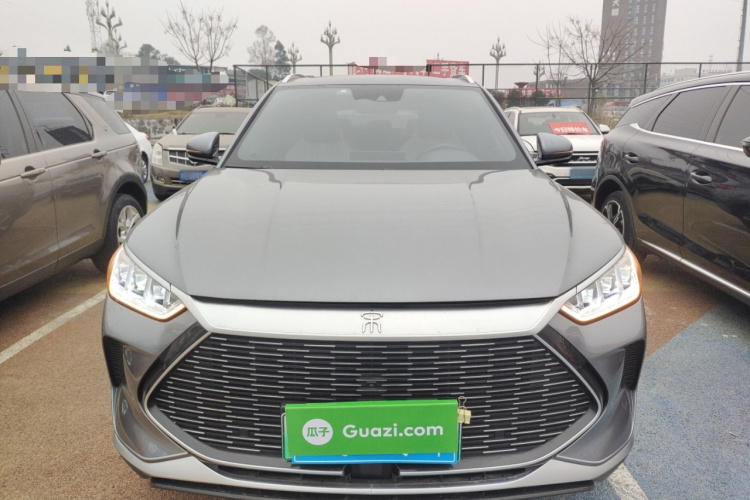 比亚迪 宋PLUS新能源 2021款 DM-i 51KM 尊荣型车身外观2