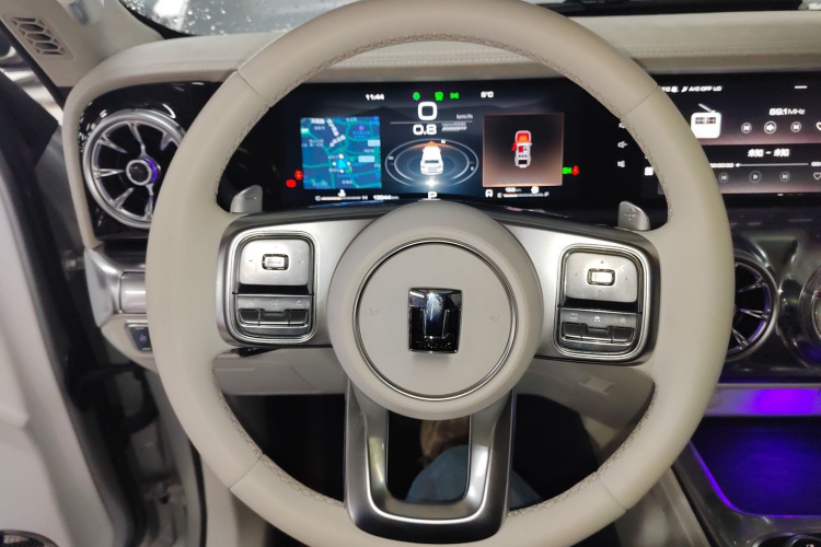 超境汽车 共创坦克300 2021款 2.0T 赛博坦克中控内饰13