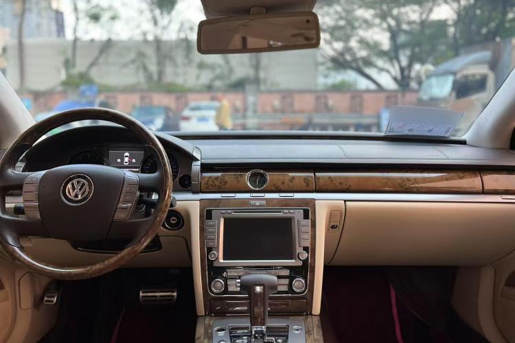 大众 辉腾 2011款 3.6L V6 4座加长Individual版中控内饰12