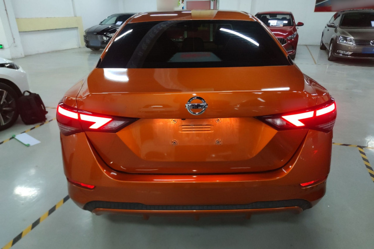 日产 轩逸 2021款 1.6L TOP CVT奢享版车身外观6