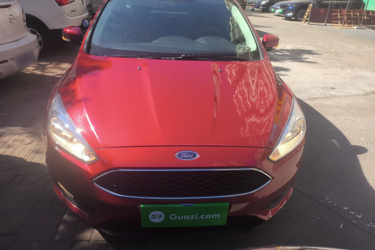 福特 福克斯 2018款 两厢经典 1.6L 自动风尚型智行版车身外观2