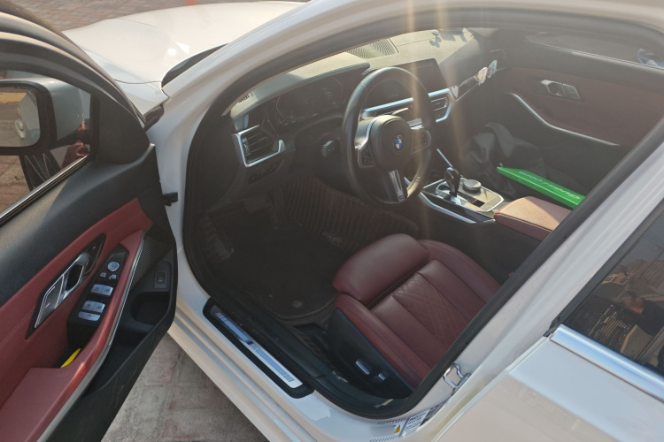 宝马3系 2022款 改款 325Li M运动套装中控内饰7003