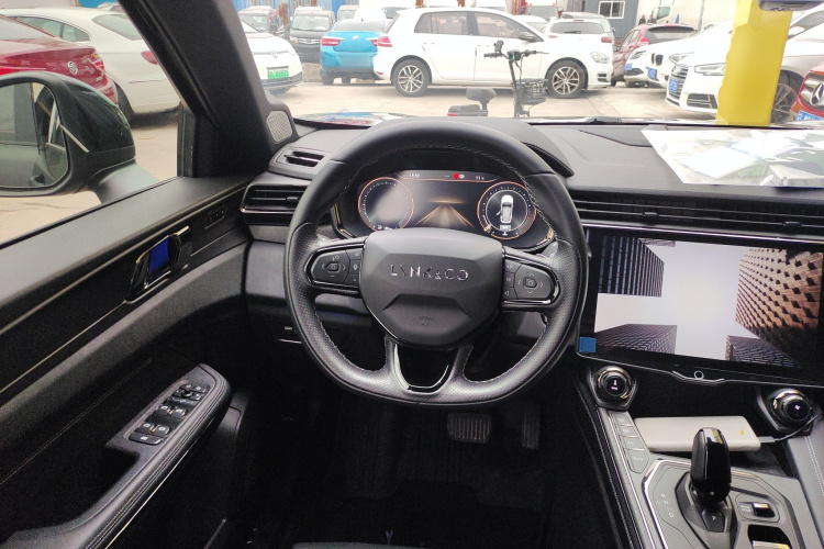 领克01 2021款 2.0TD 四驱暗夜版中控内饰13