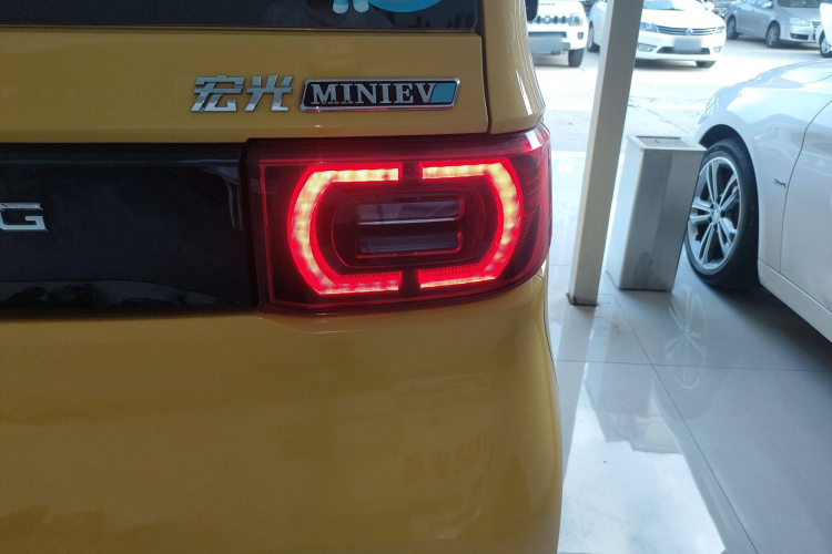 五菱汽车 宏光MINIEV 2021款 马卡龙臻享款 三元锂车身外观9