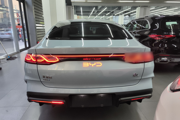 比亚迪 秦L 2024款 DM-i 120KM领先型车身外观6