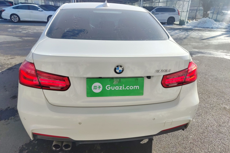 宝马3系 2017款 318i 时尚型车身外观6