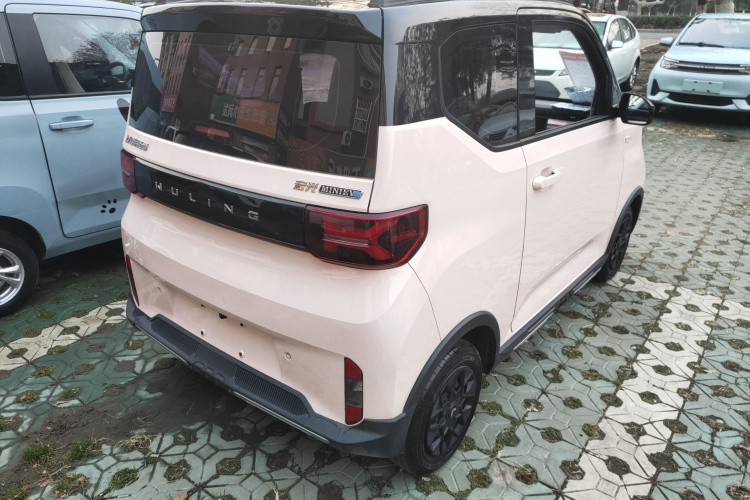五菱汽车 宏光MINIEV 2022款 GAMEBOY 200km 玩乐款 磷酸铁锂车身外观7