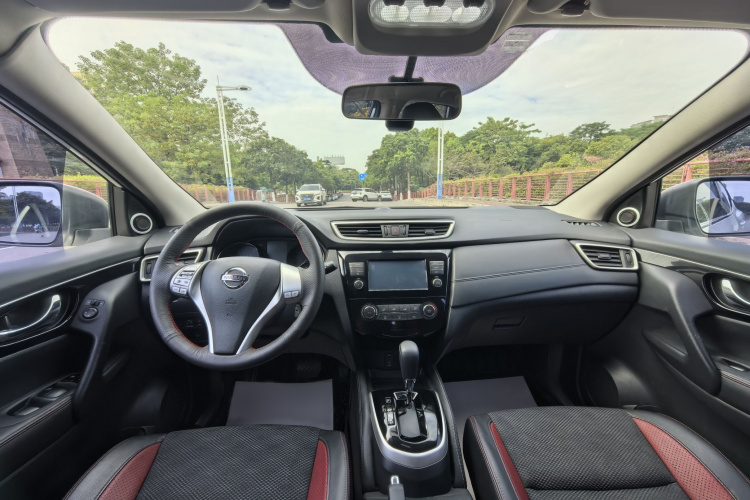日产 逍客 2017款 2.0L CVT智享版 国V中控内饰7002