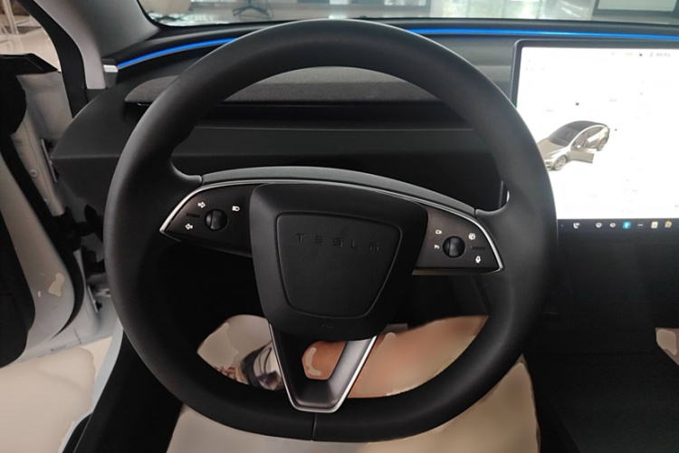 特斯拉 Model 3 2023款 后轮驱动版中控内饰7002