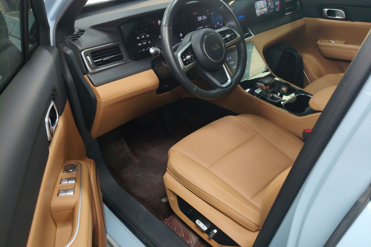 理想汽车 理想ONE 2021款 增程6座版中控内饰20