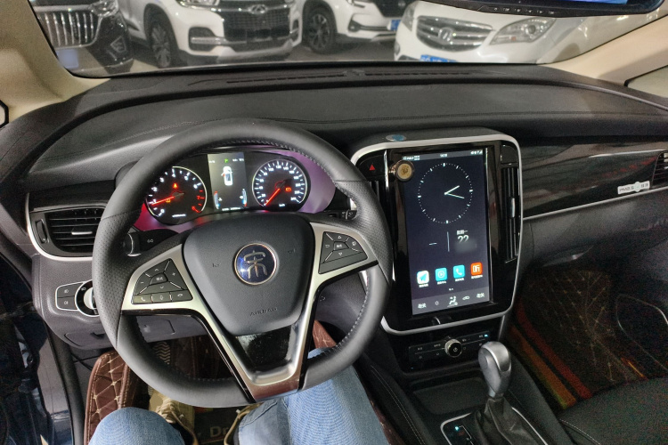 比亚迪 宋MAX 2017款 1.5T 自动智联精英型 7座中控内饰12