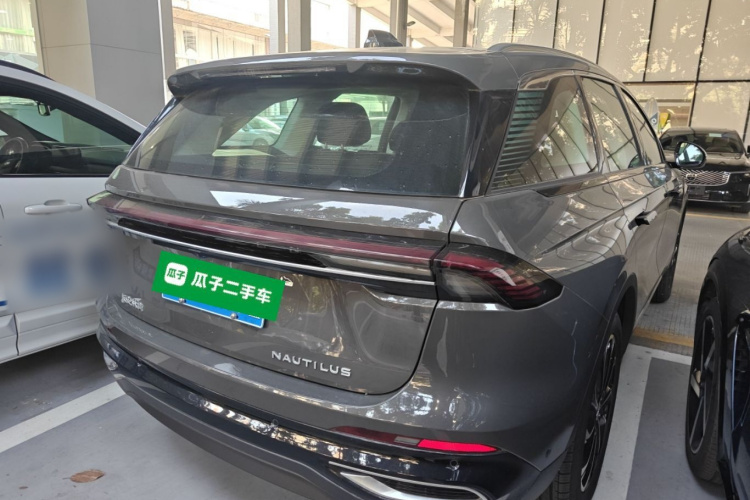 林肯 航海家 2023款 2.0T 四驱尊睿版车身外观7