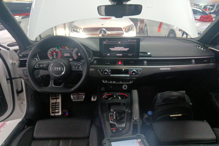 奥迪A4L 2023款 40 TFSI quattro 豪华动感型中控内饰12
