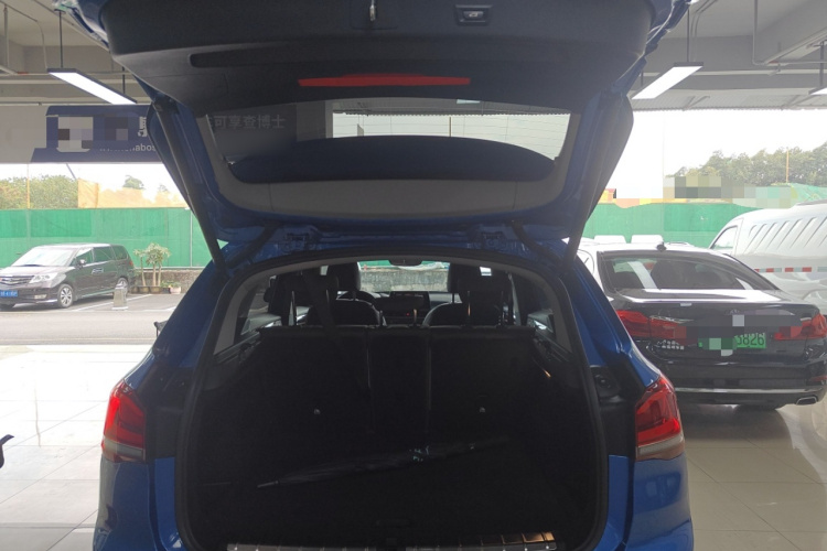 宝马X1新能源 2020款 xDrive30Le 尊享型机舱底盘23