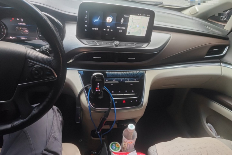 别克GL8 2020款 陆上公务舱 652T 尊贵型局部细节16