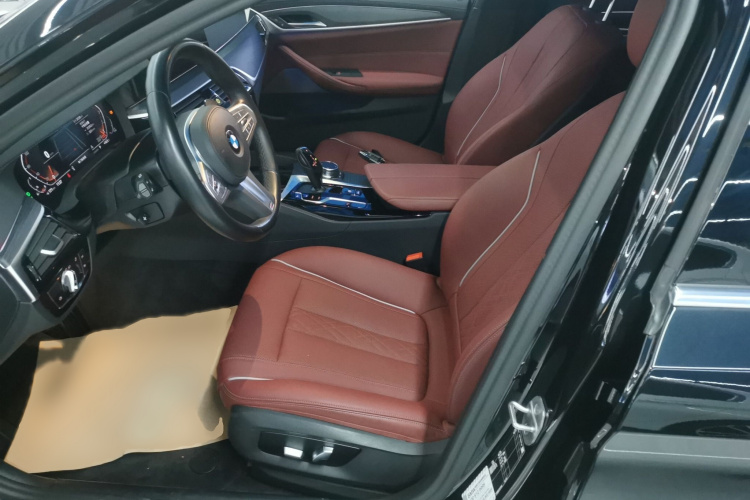 宝马5系 2023款 改款 530Li 领先型 M运动套装局部细节19