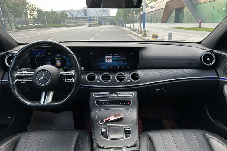 奔驰E级(进口) 2021款 E 260 时尚型运动版中控内饰7008