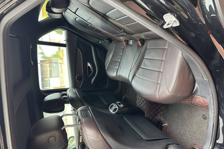 奔驰GLC 2018款 改款 GLC 300 4MATIC 动感型中控内饰7002