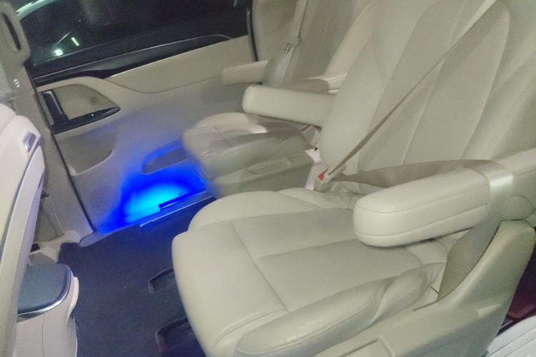 别克GL8 2022款 ES陆尊 653T 尊享型中控内饰7004