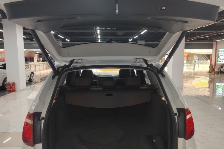 宝马X3(进口) 2014款 xDrive20i X设计套装机舱底盘23