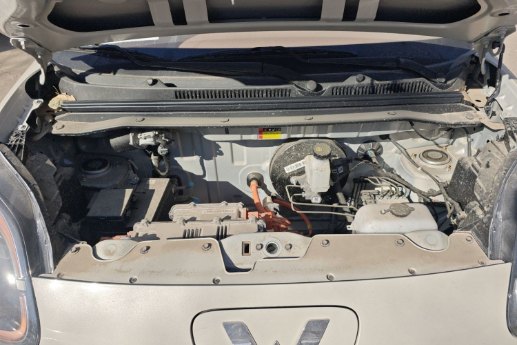 五菱汽车 宏光MINIEV 2025款 四门版 进阶款机舱底盘24