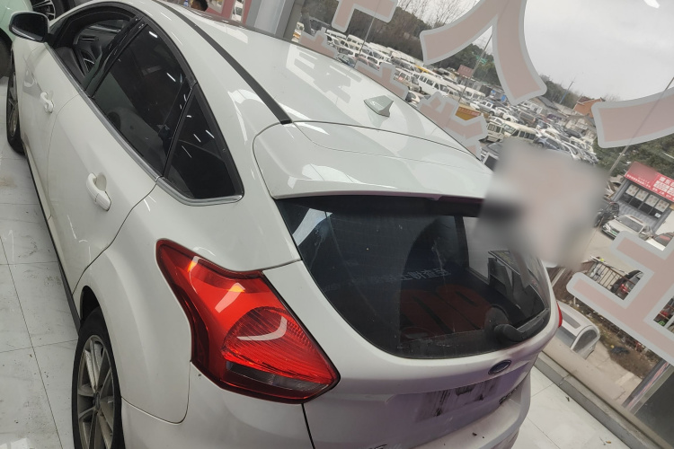 福特 福克斯 2018款 两厢经典 EcoBoost 180 自动精英型车身外观6