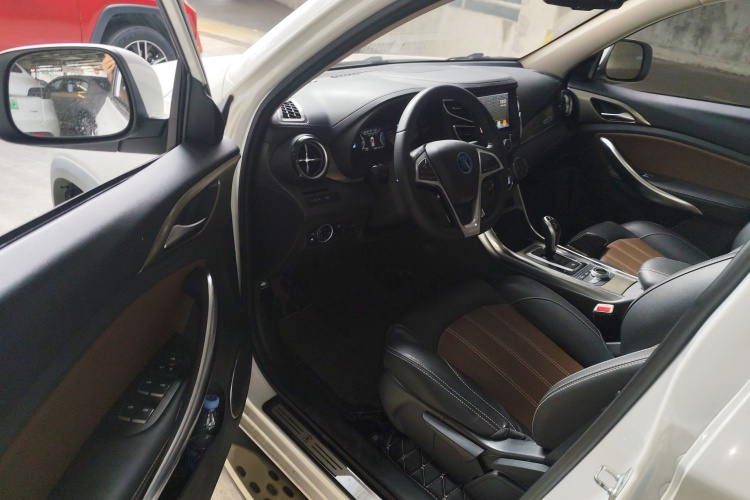 比亚迪 宋新能源 2017款 宋DM 1.5TID 全时四驱豪华型中控内饰20