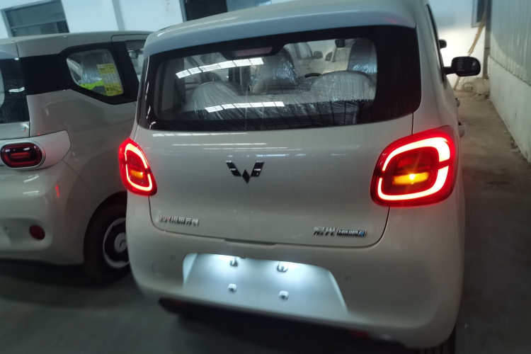 五菱汽车 宏光MINIEV 2025款 四门版 进阶款车身外观6