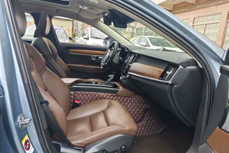 沃尔沃S90 2020款 T5 智逸豪华版中控内饰7004