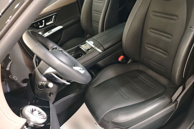 奔驰EQE AMG 2023款 AMG EQE 53 4MATIC+局部细节19