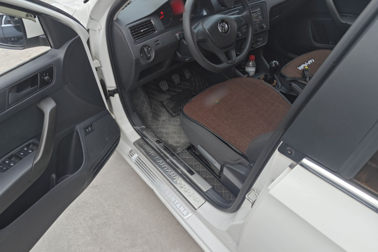 大众 桑塔纳 2016款 1.6L 手动风尚版中控内饰7003