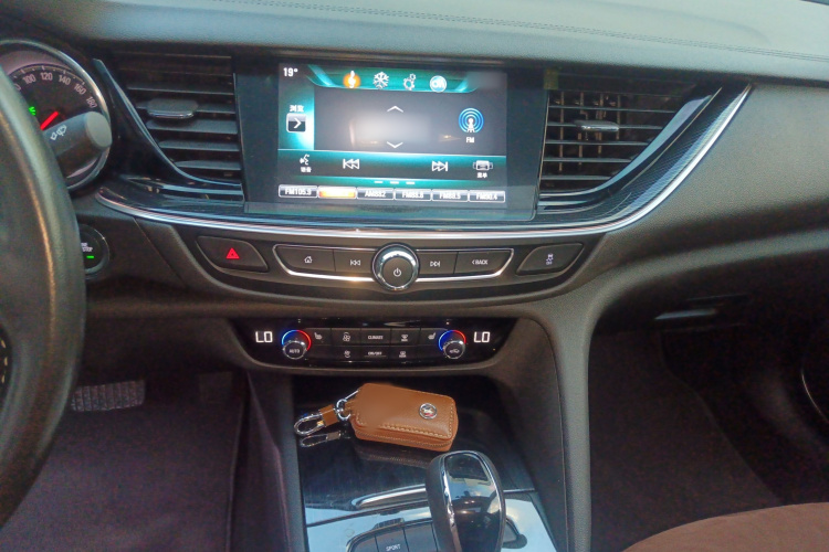 别克 君威 2017款 20T 精英型局部细节16