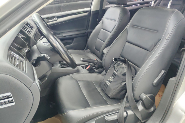 大众 速腾 2015款 1.6L 自动舒适型中控内饰19