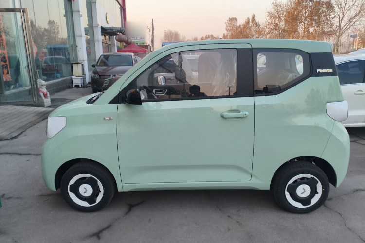 五菱汽车 宏光MINIEV 2024款 第三代 215km 青春版车身外观4