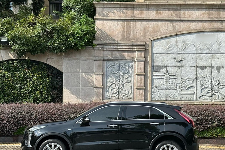 凯迪拉克XT4 2022款 28T 两驱风尚型车身外观6003