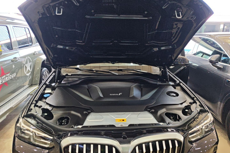 宝马iX3 2024款 领先型机舱底盘24