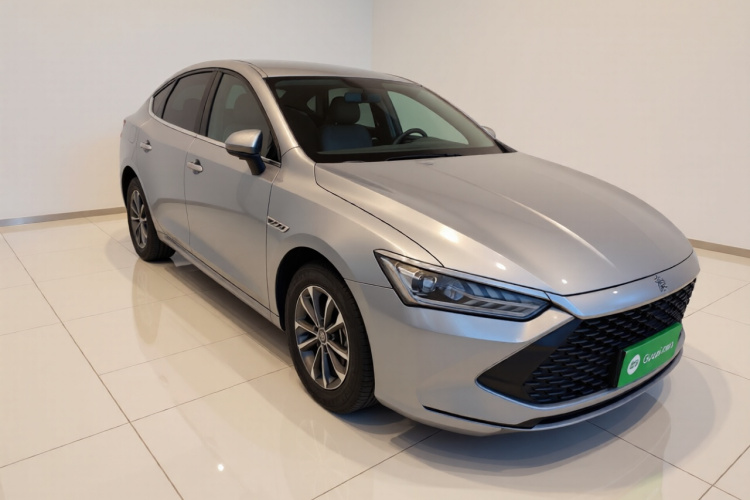 比亚迪 秦PLUS 2023款 冠军版 DM-i 55KM领先型车身外观3